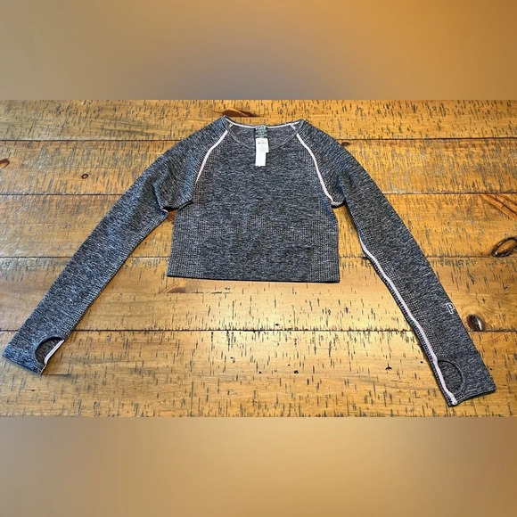 NWT PINK Active Women's Logo Bodycon
Compression Gym Crop Top - Picture 1 of 5